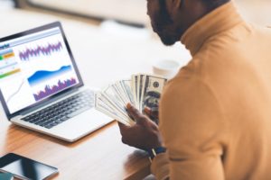 افضل سهم استثماري يوزع ارباح